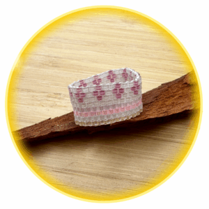 073 růžové křížky se světlými linkami